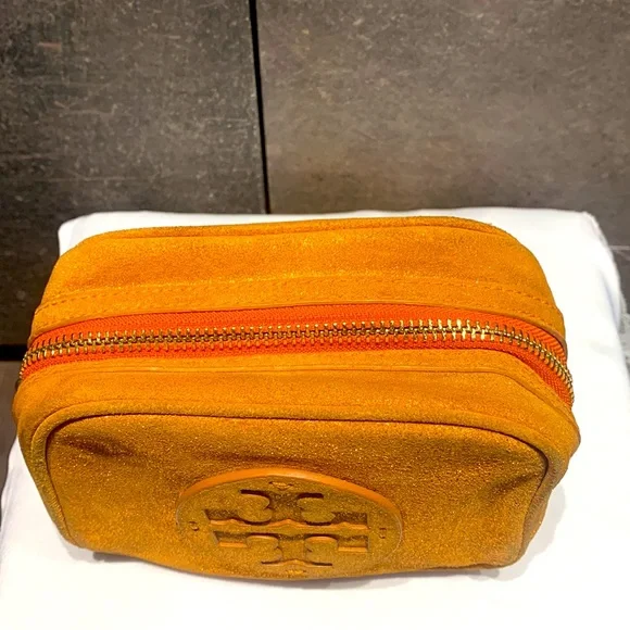 *SOLD OUT*Authentic Tory Burch Cosmetic Pouch NWOT - Picture 4 of 7